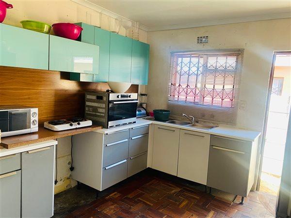 3 Bedroom Property for Sale in Sabata Dalindyebo Square Western Cape
